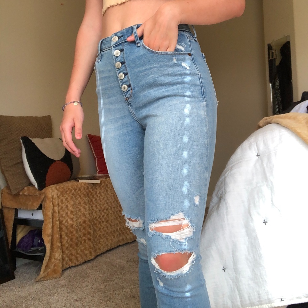 High Waisted Distressed Jeans